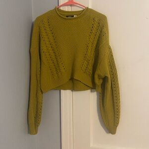 Urban Outfitters BDG. Yellowish-Greenish Sweater. Size S-P.